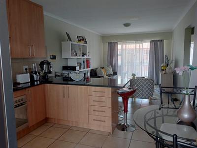 Apartment / Flat For Sale in Annlin-Wes, Pretoria