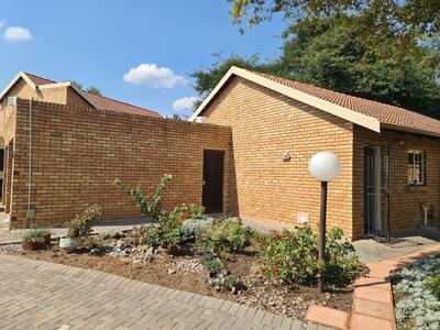 Townhouse For Sale in Sinoville, Pretoria