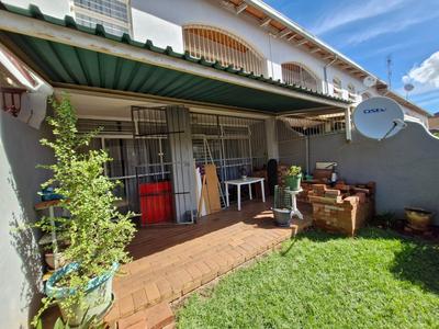 Townhouse For Sale in Sinoville, Pretoria